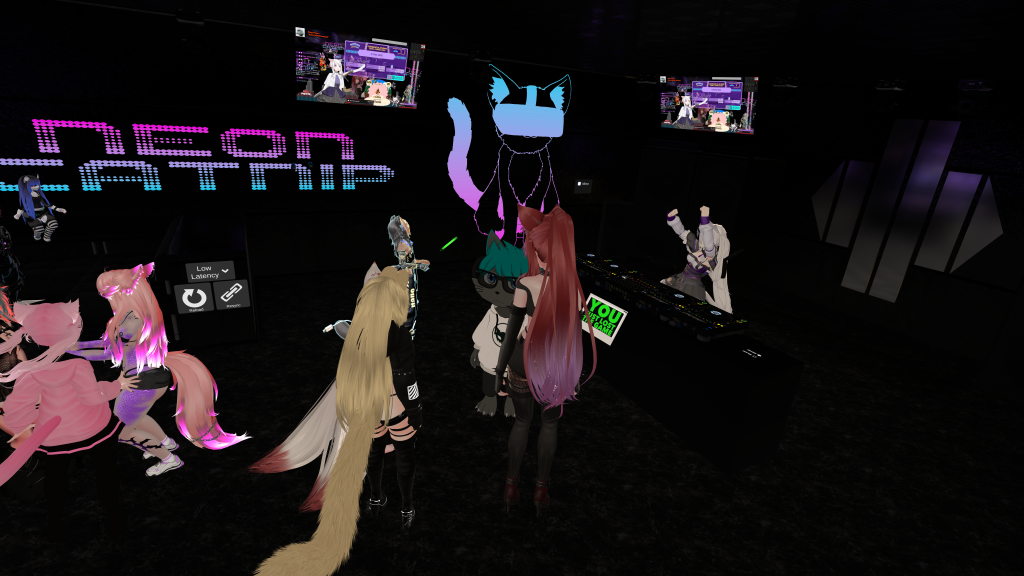 VRChat_2026-08-22_23-00-54.086_7680x4320